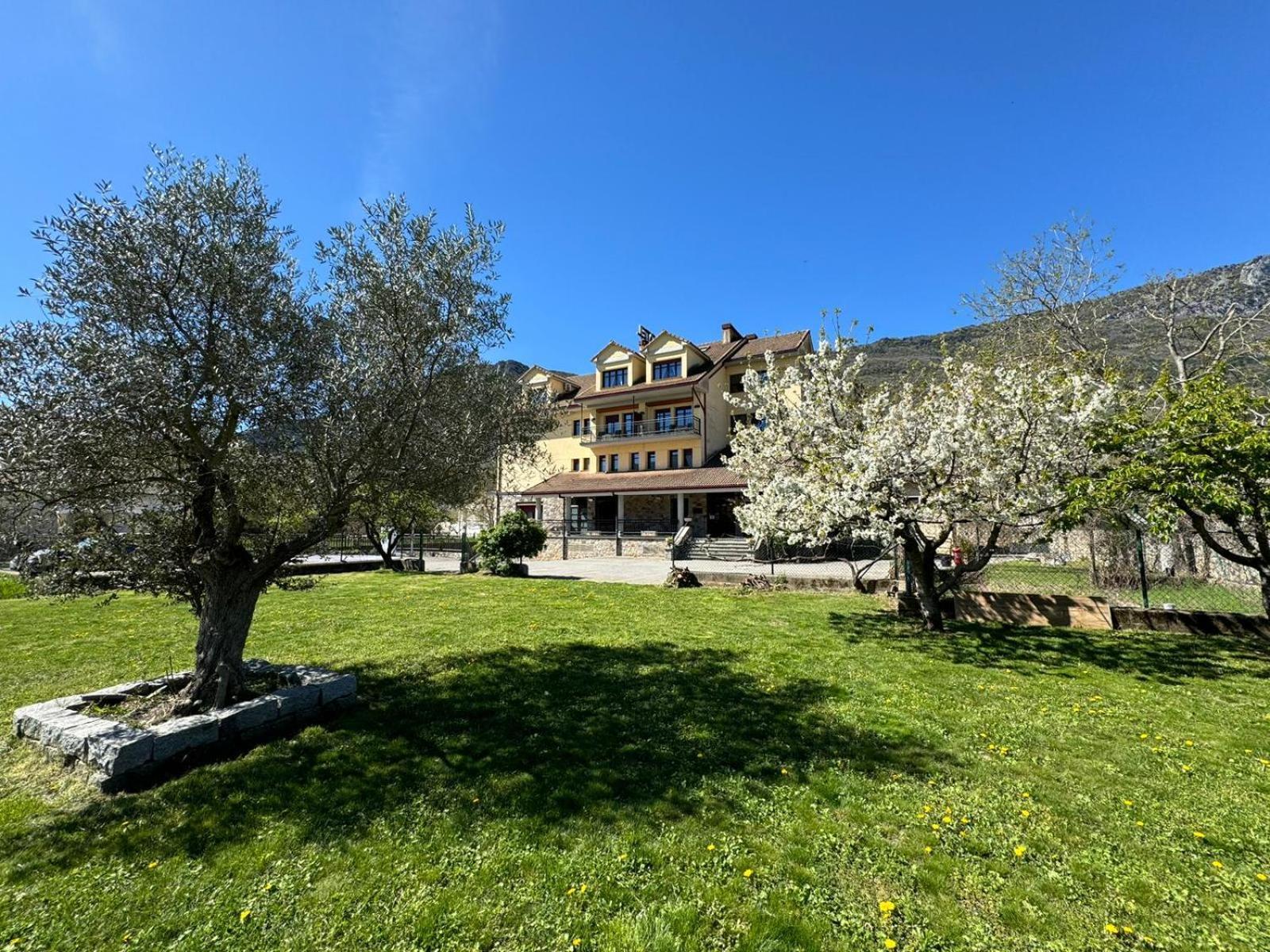 Hotel Cotiella Campo  Exterior foto